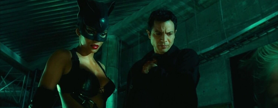 Женщина-кошка